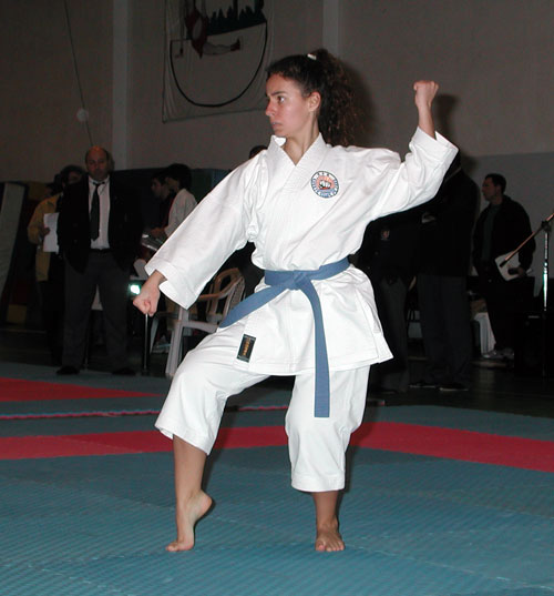 Diana Saraiva executando a kata Unsho